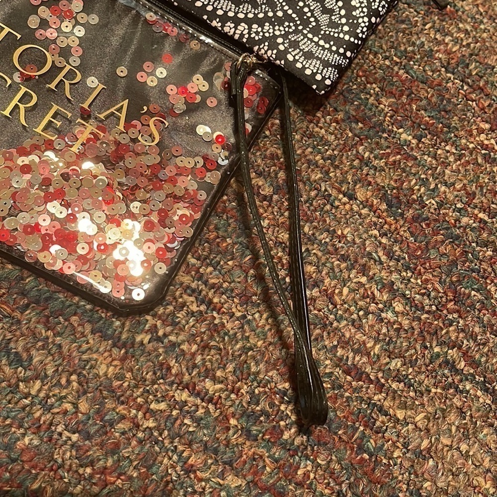 Lot of two Victoria’s Secret wristlet and make up bag - Picture 4 of 4